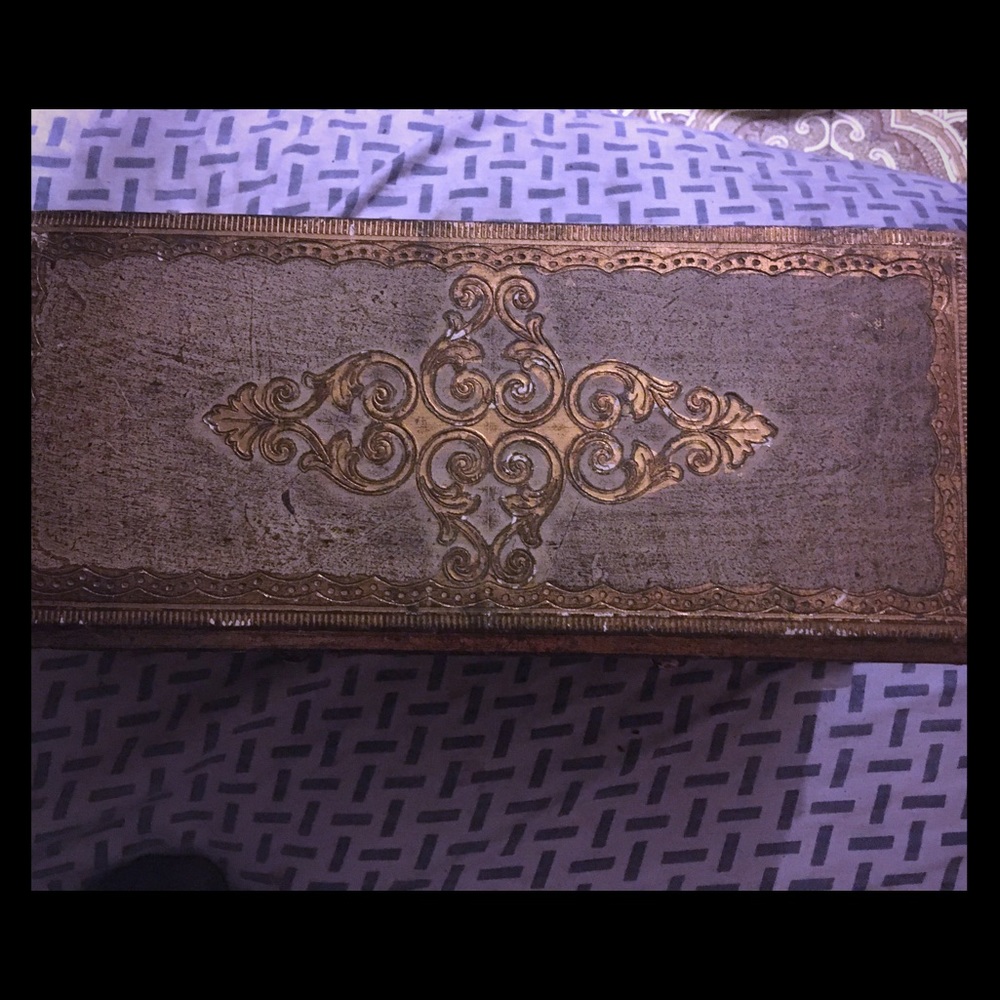 Antique gold jewelry bow lighthouse wall clock